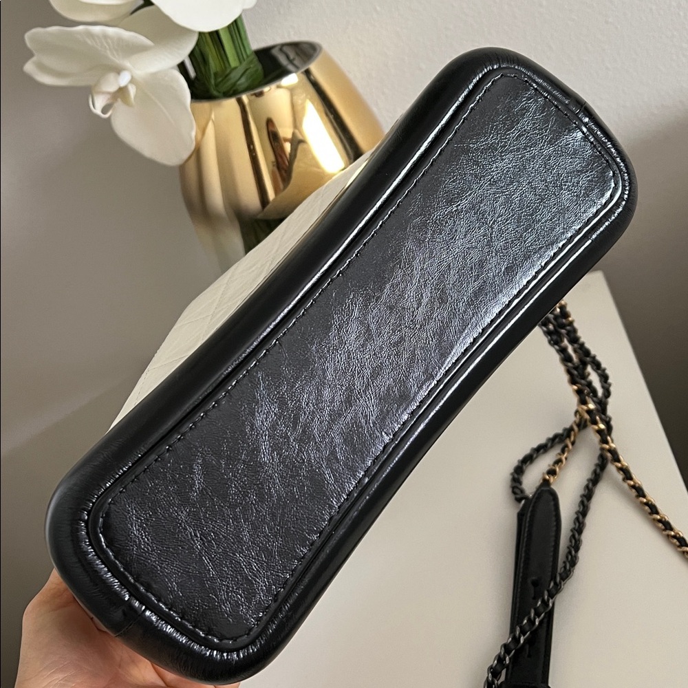 Authentic CHANEL CC Gabrielle Chain Shoulder BagCalfskin Leather - Picture 13 of 17